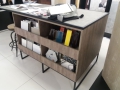 MUEBLE-DE-APOYO-CON-CAJONES-RANURADOS-MK